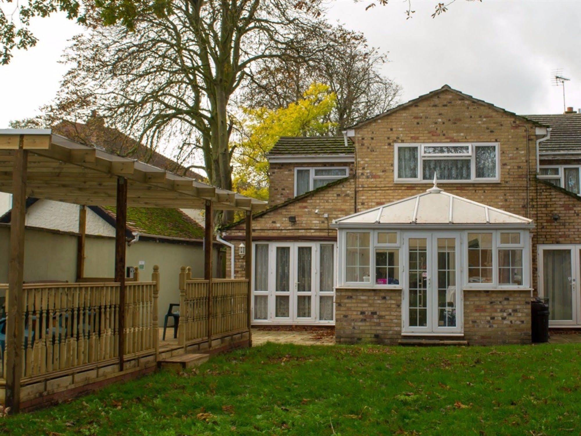Ayah Villa Guest House Cambridge Exterior foto